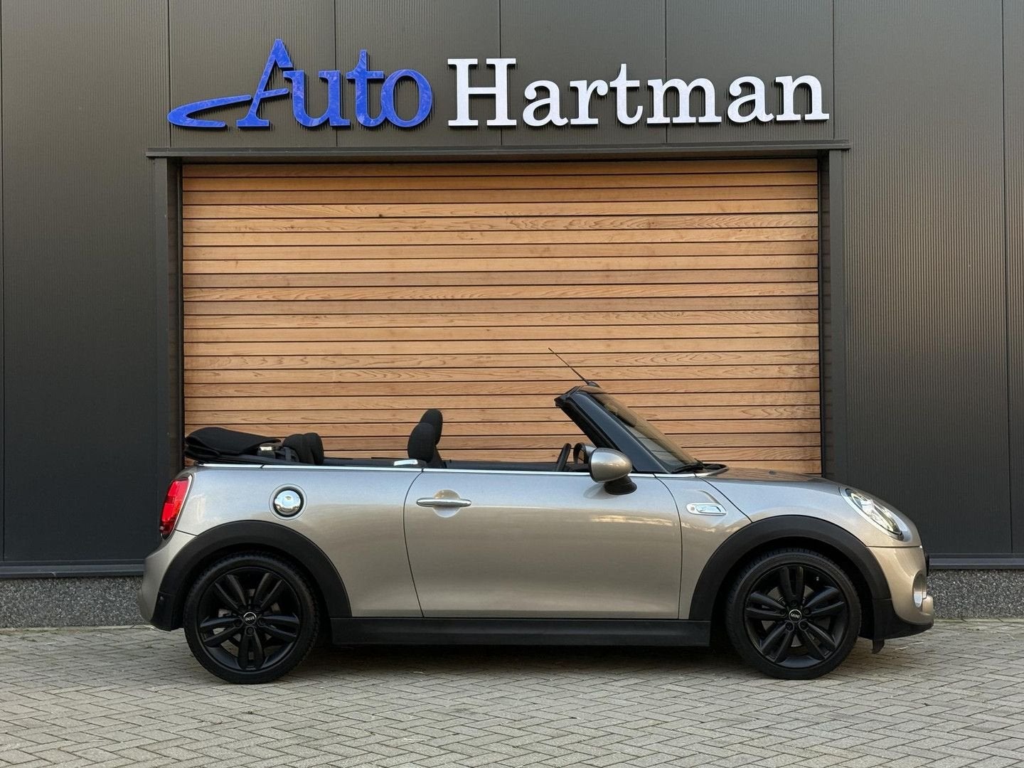 MINI Cooper S Cabrio 2.0 Chili JCW-PAKKET|CAMERA|LED|CRUISE|, Automaat, Zwart, Cabriolet, Bedrijf