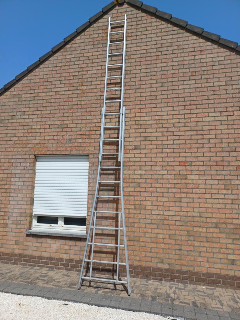 Ladder solide alu 2x12tr uitschuifbaar 5.90H openstaan p130e, Enlèvement