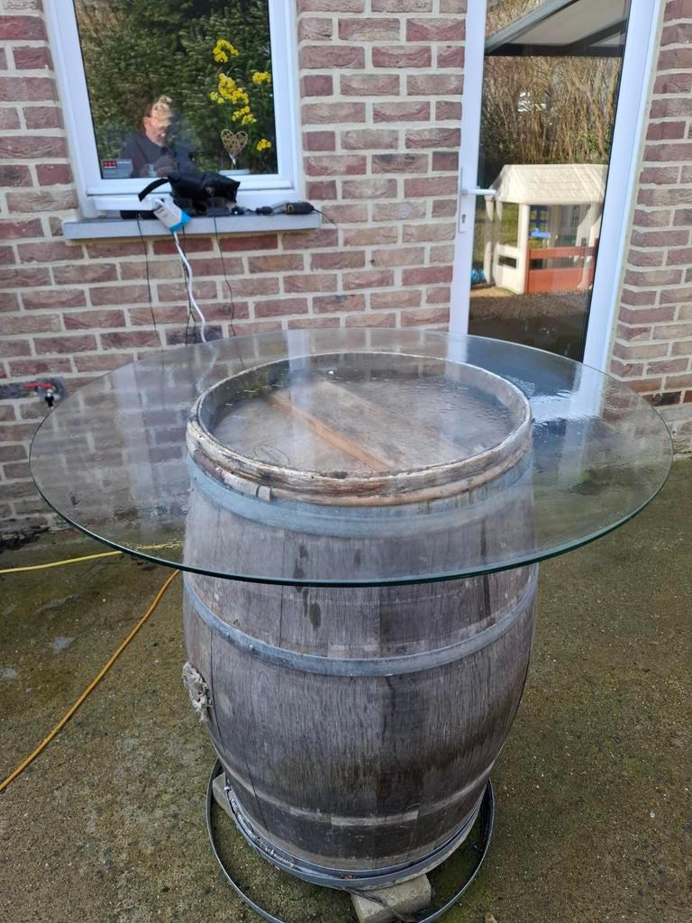 Tonneau avec vitre et 2 chaises hautes, Jardin & Terrasse, Barils de pluie