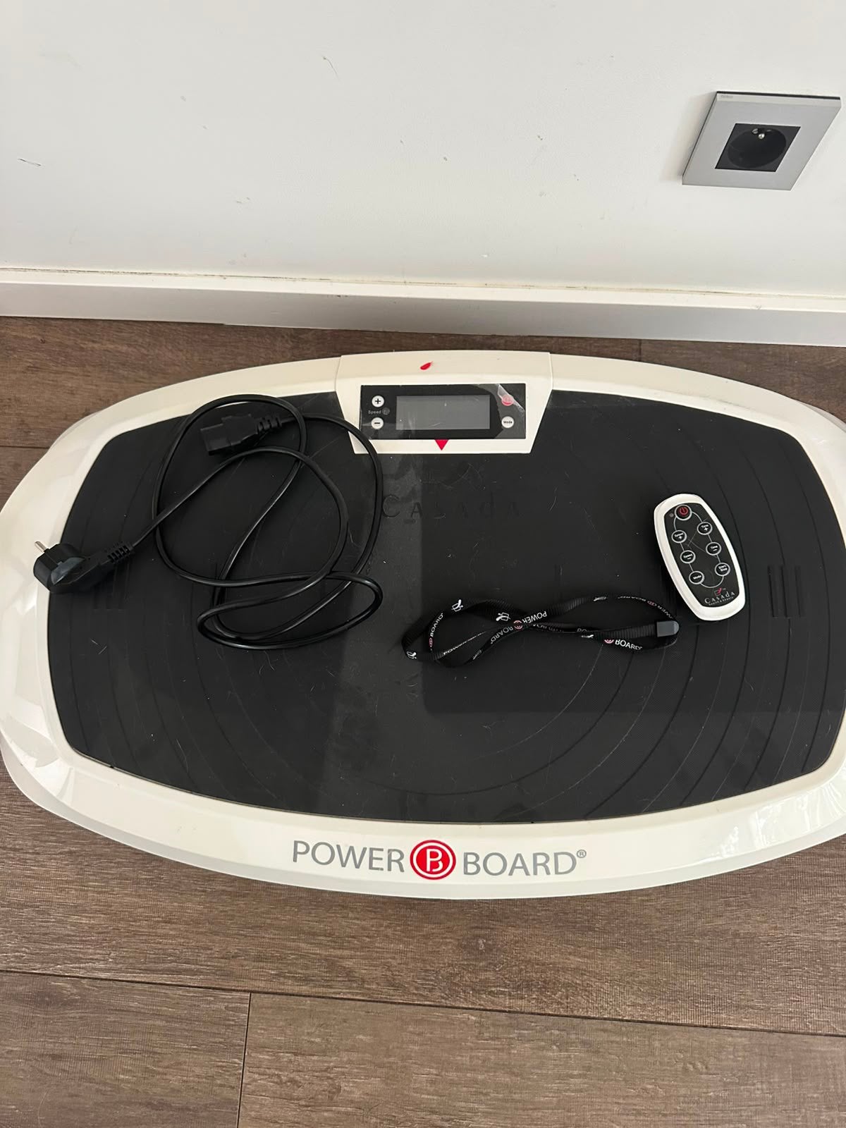 Casada PowerBoard wit-zwart, Enlèvement, Comme neuf, Plaque vibrante