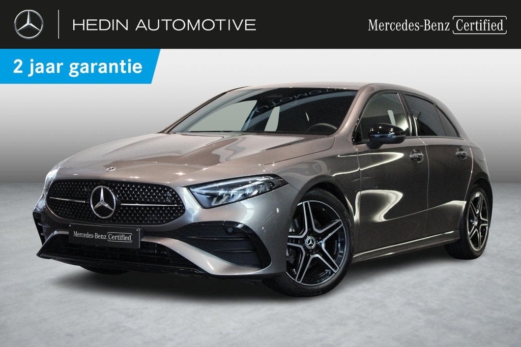 Mercedes-Benz A-Klasse 180 Hatchback AMG Line | Smartphone I, Auto's, Stof, Gebruikt, 4 cilinders, 136 pk