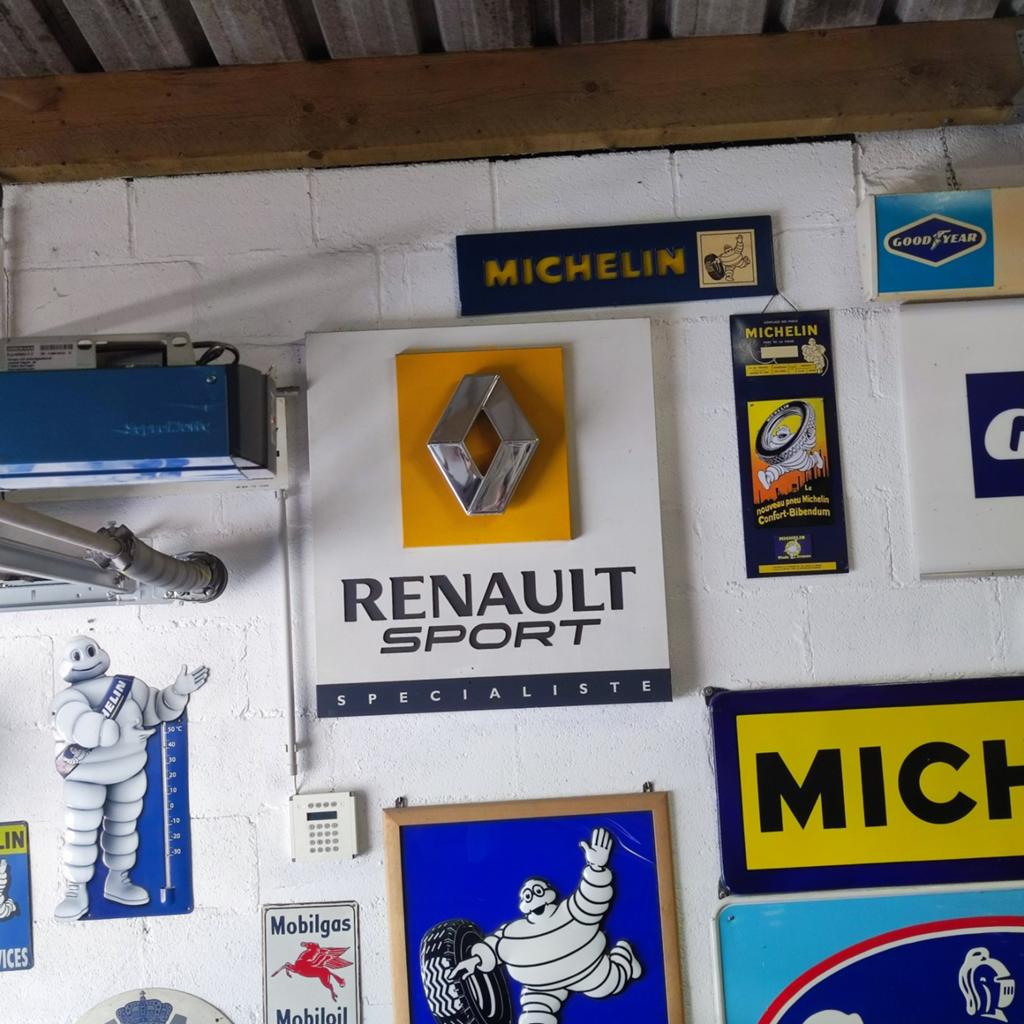 Enseigne Renault sport, Collections, Enlèvement