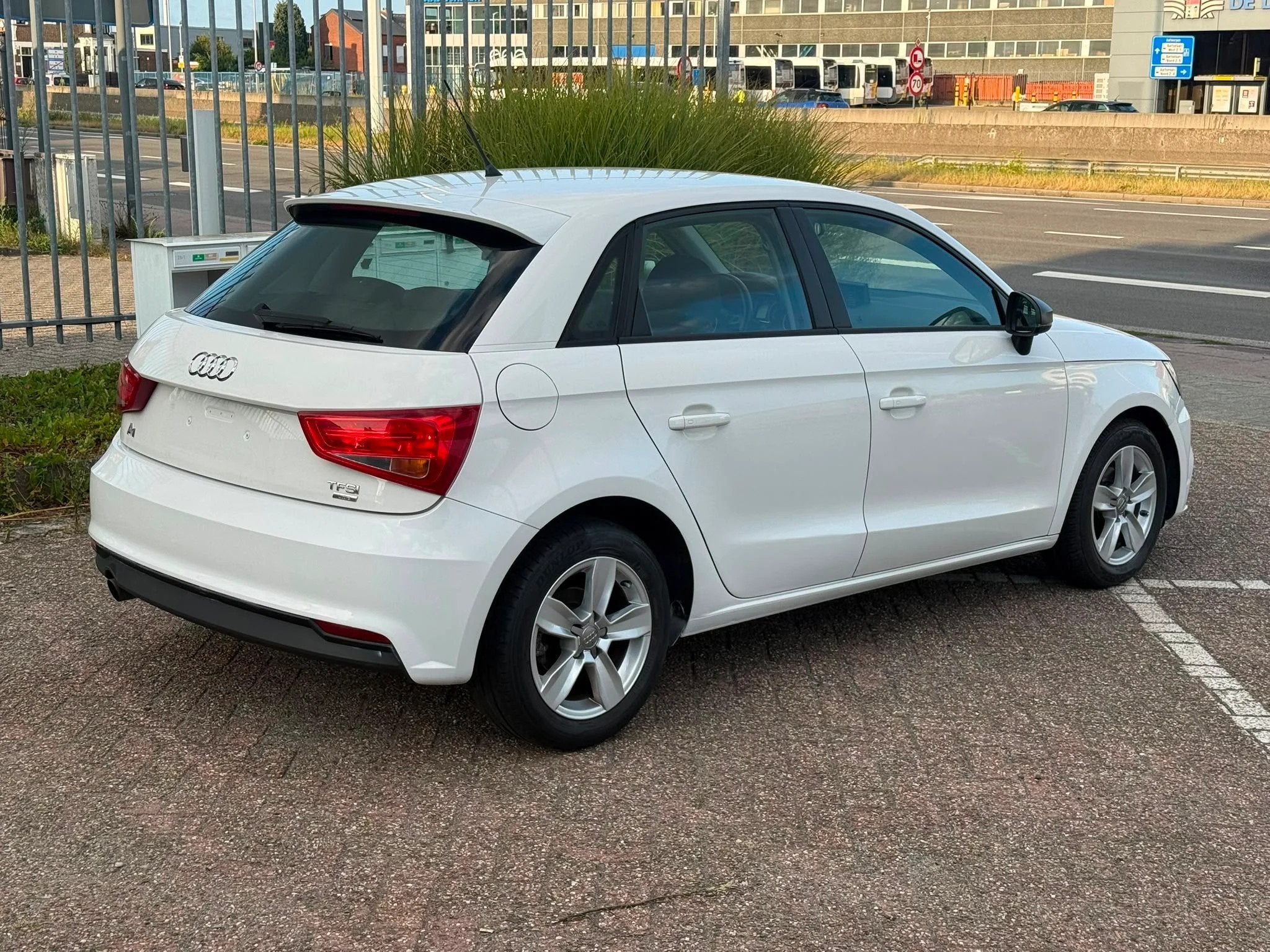 AUDI A1 / 1.0 TFSI / 81000KM / 1STE EIGENAAR, Auto's, Stof, Euro 6, 95 pk, Bedrijf