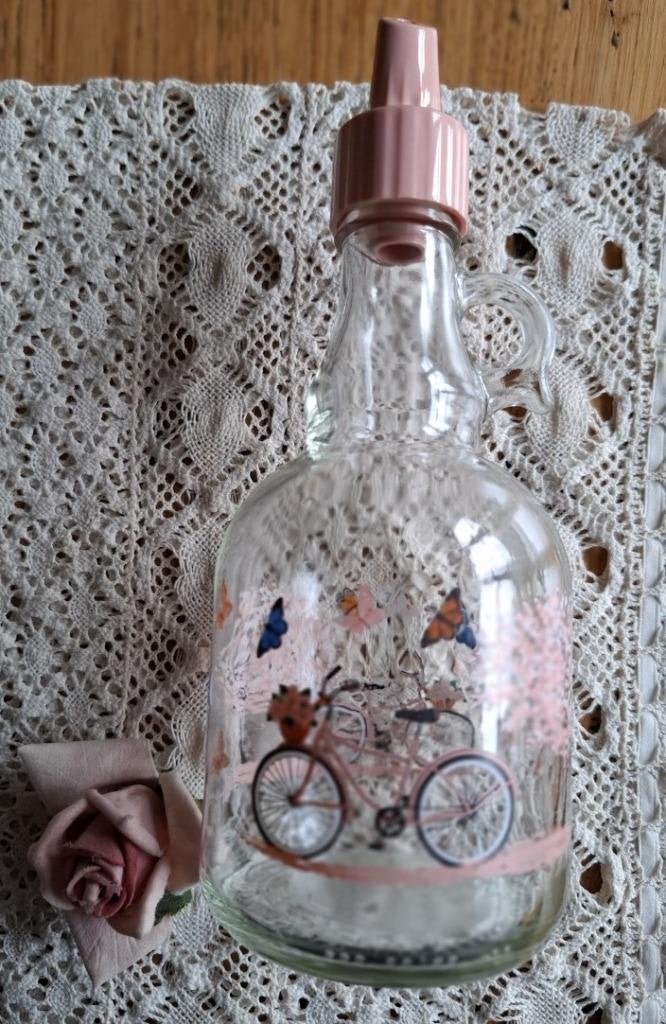 Glazen olie/ azijn fles, roze fiets, bloesem, vlindertjes, Ophalen of Verzenden