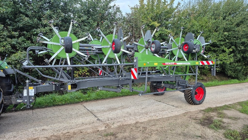 Fendt Lely Lotus 1250 faneuse, Envoi, Cultures, Agricole