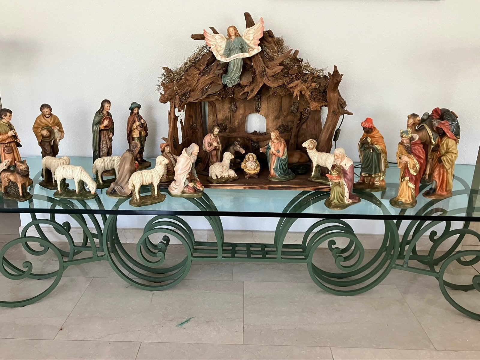 Kerststal met 25 grote beeldfiguren, Ophalen, Zo goed als nieuw