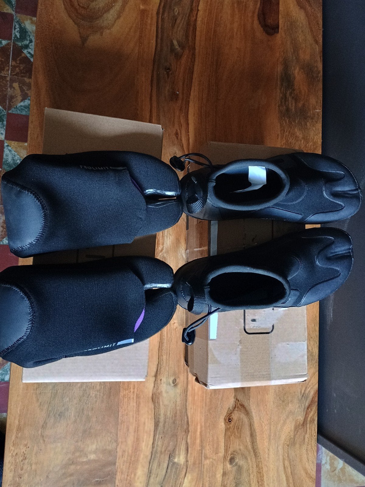 2 x surfschoen Prolimit, maat 43/44, nieuw, Watersport en Boten, Ophalen of Verzenden, Nieuw, Zeil- of Surfschoenen
