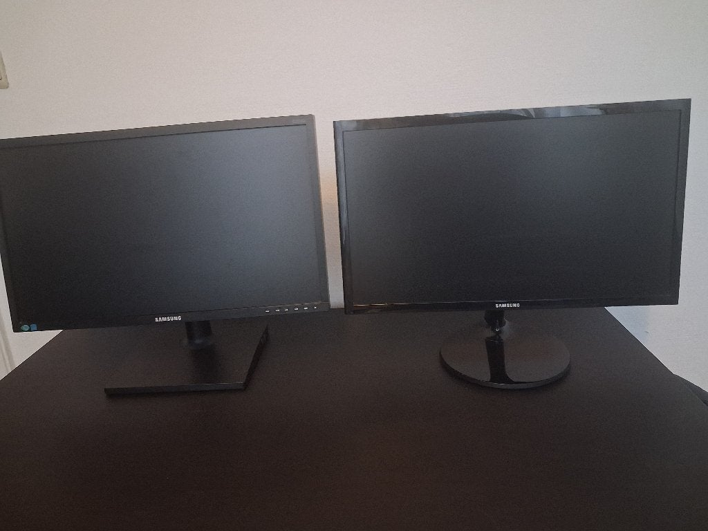 Samsung 22" monitor (2 stuks), Computers en Software, Monitoren, Ophalen, Gebruikt, 3 tot 5 ms, Kantelbaar