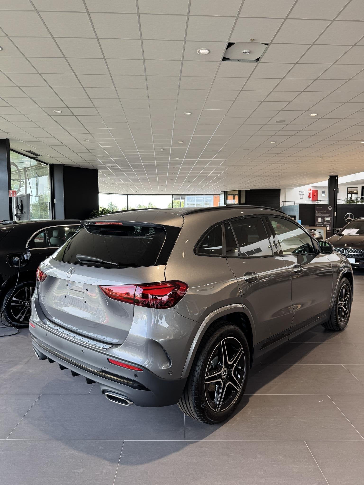 Mercedes-Benz GLA GLA 180 140 Years Edition DOS 9001, Stof, Zwart, 4 cilinders, 136 pk