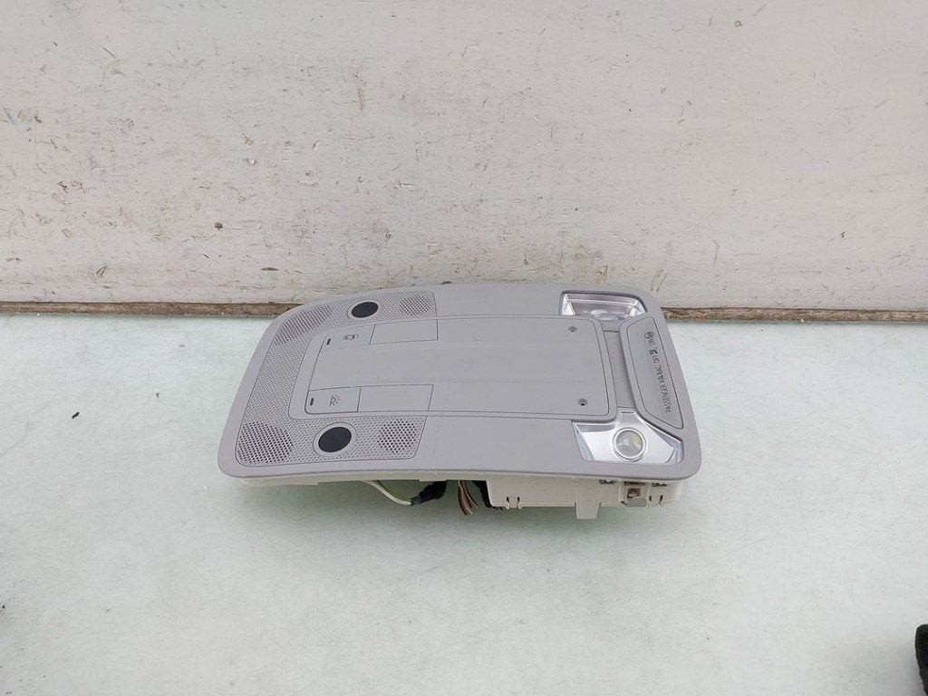 PLAFONNIER AVANT Audi Q2 (GAB / GAG) (01-2016/10-2020), Auto-Union-Straße  1,
85057  Ingolstadt, DE, Info@audi.de, Audi, Utilisé
