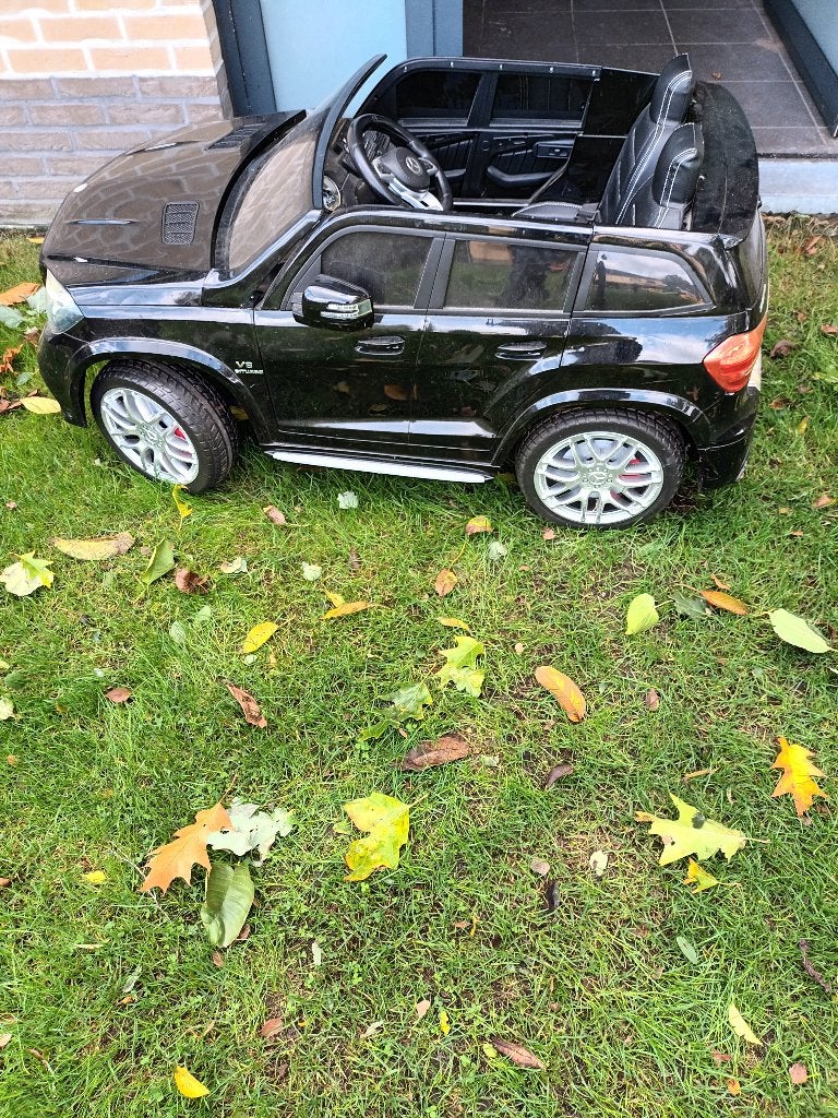 2x Accuvoertuig 2-zits Mercedes 4x4 voor kinderen, Gebruikt