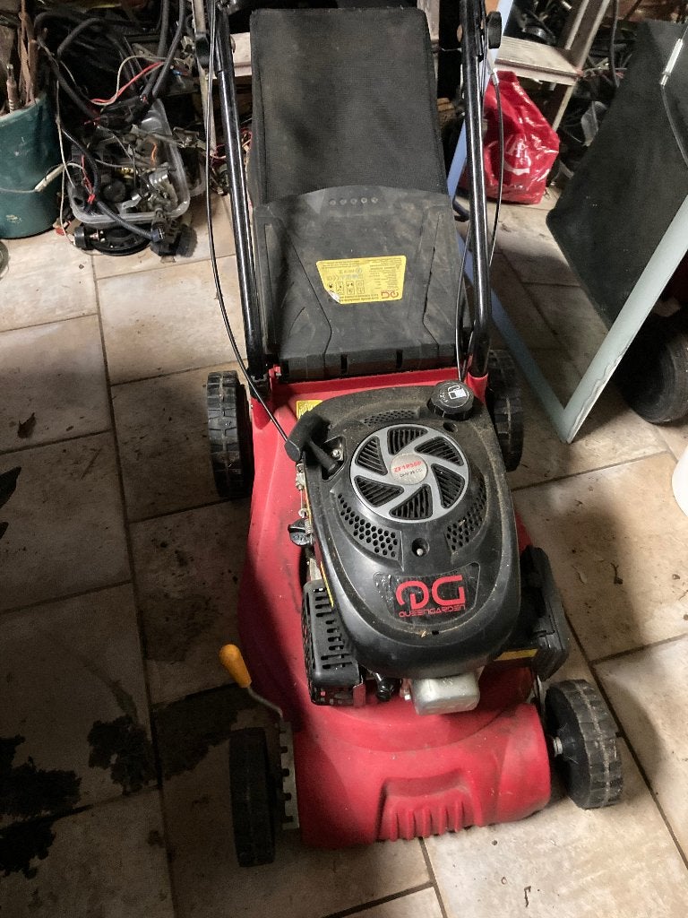 Tondeuse au tractee, Tuin en Terras, Grasmaaiers, Ophalen, Zo goed als nieuw, Opvangbak, Benzine-grasmaaier
