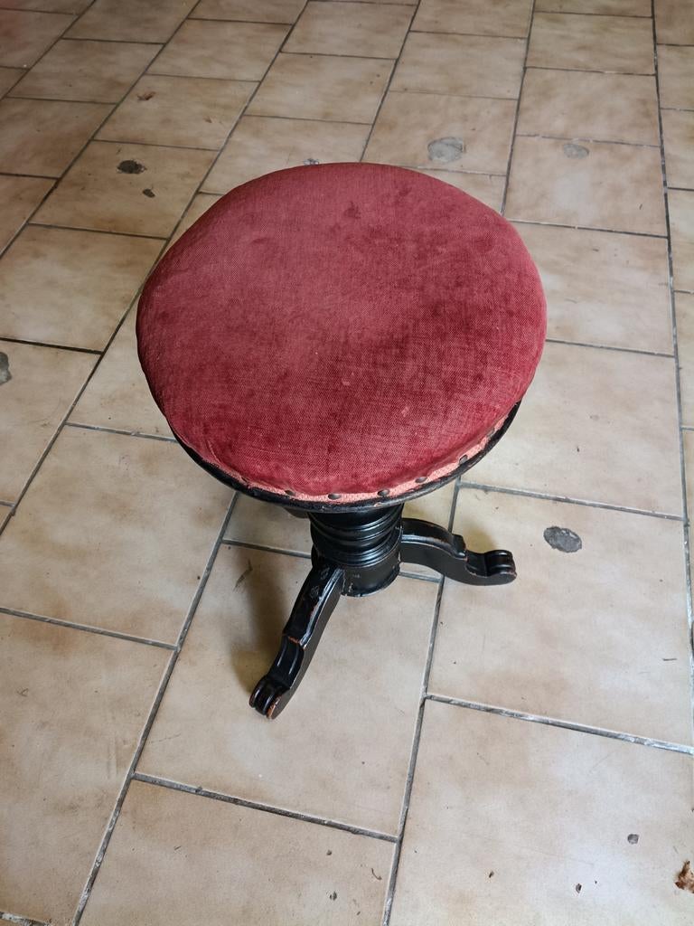 Antieke piano stoel in mooie staat, Enlèvement