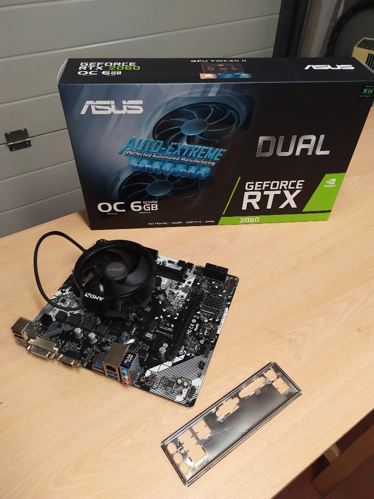 Moederbord,cpu en nieuwe videokaart., DDR4, Ophalen of Verzenden, Zo goed als nieuw, Micro-ATX