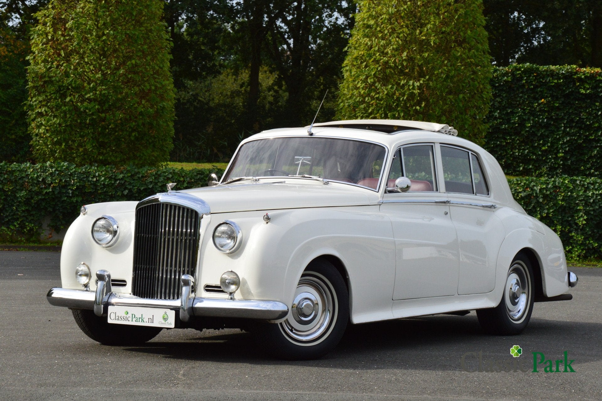 Bentley S1 Standard Saloon (bj 1957, automaat), 4 deurs, Wit, Leder, Berline