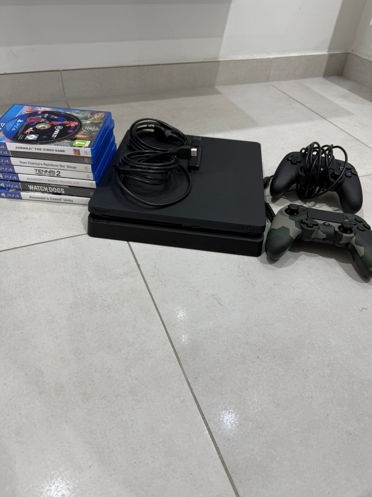 Playstation 4 met 2 controllers & 8 games, Ophalen, Zo goed als nieuw, Met 2 controllers, Slim