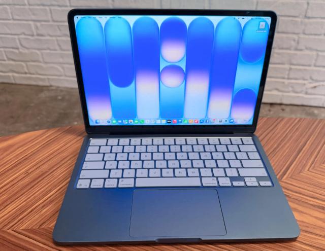 Macbook Neo indigo 256GB QWERTY toetsenbord 600€, Computers en Software, Apple Macbooks, Nieuw, MacBook, Qwerty, Ophalen of Verzenden