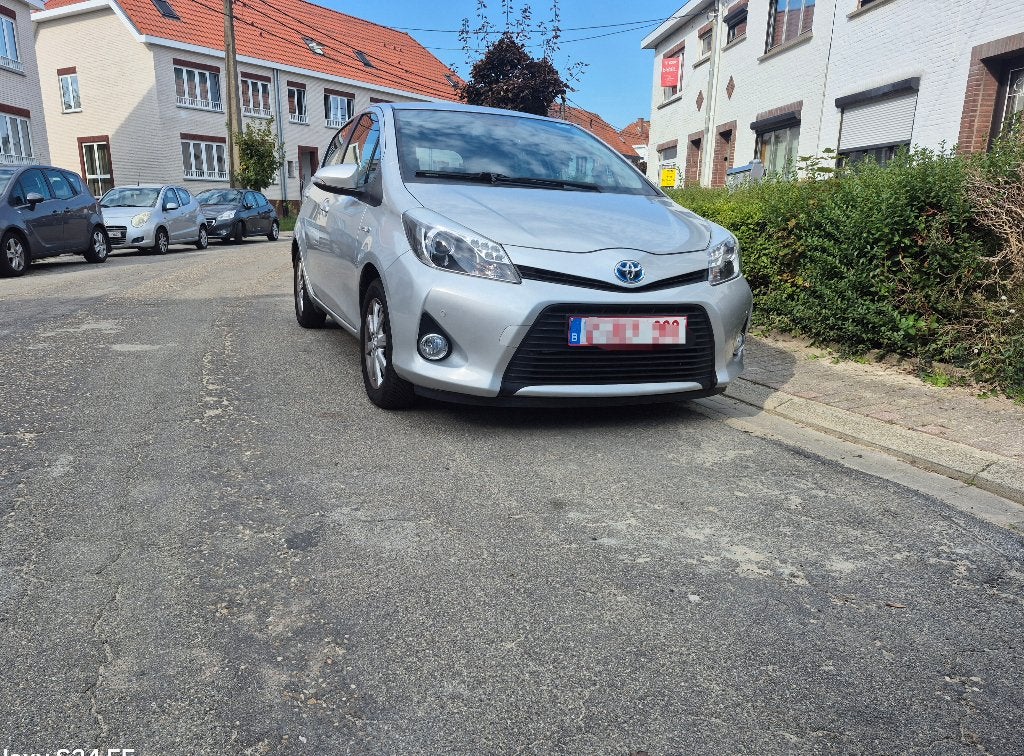 Toyota yaris, GPS, Cruis.Contr.Alu velgen, achteruit.camera,, Zwart, 4 cilinders, Dealer onderhouden, Yaris