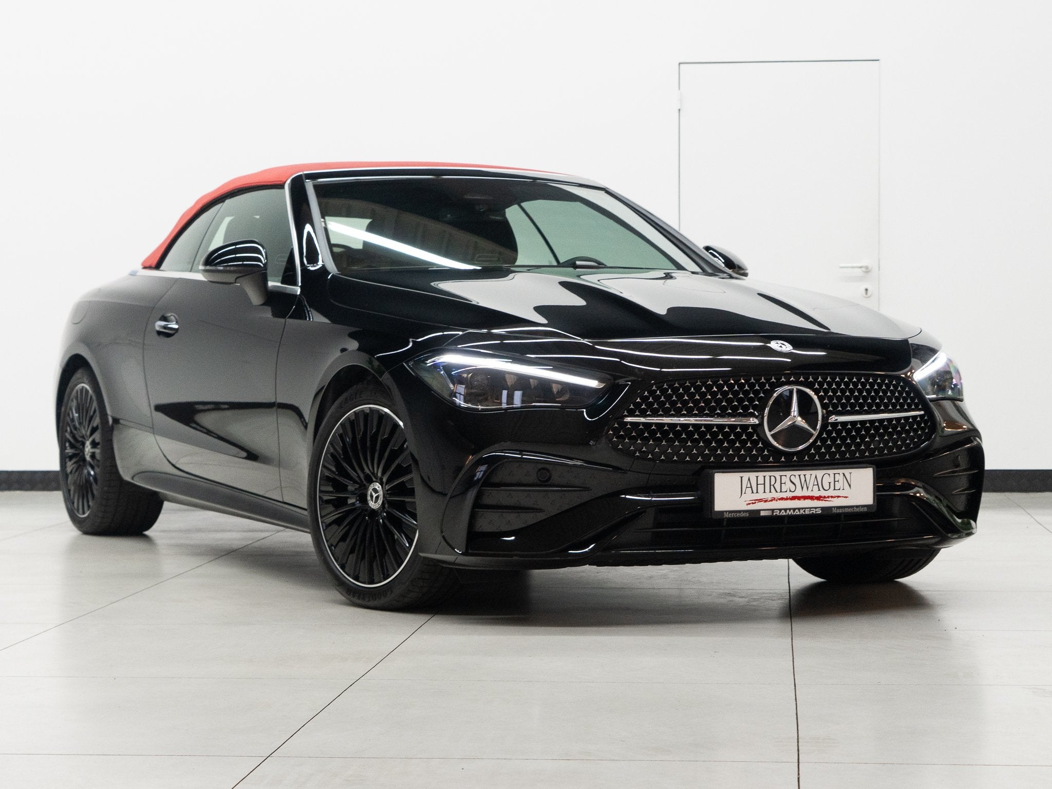 Mercedes-Benz CLE 200 CABRIO AMG Night Standverwarming Memor, Autos, Achat, Entreprise, Cabriolet, Carnet d'entretien