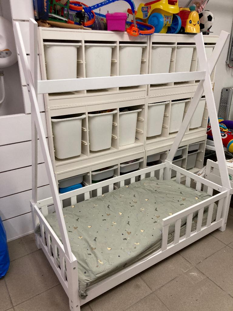 Kinderbedje, Kinderen en Baby's, Kinderkamer | Bedden, 70 tot 85 cm, 140 tot 160 cm, Zo goed als nieuw, Ophalen