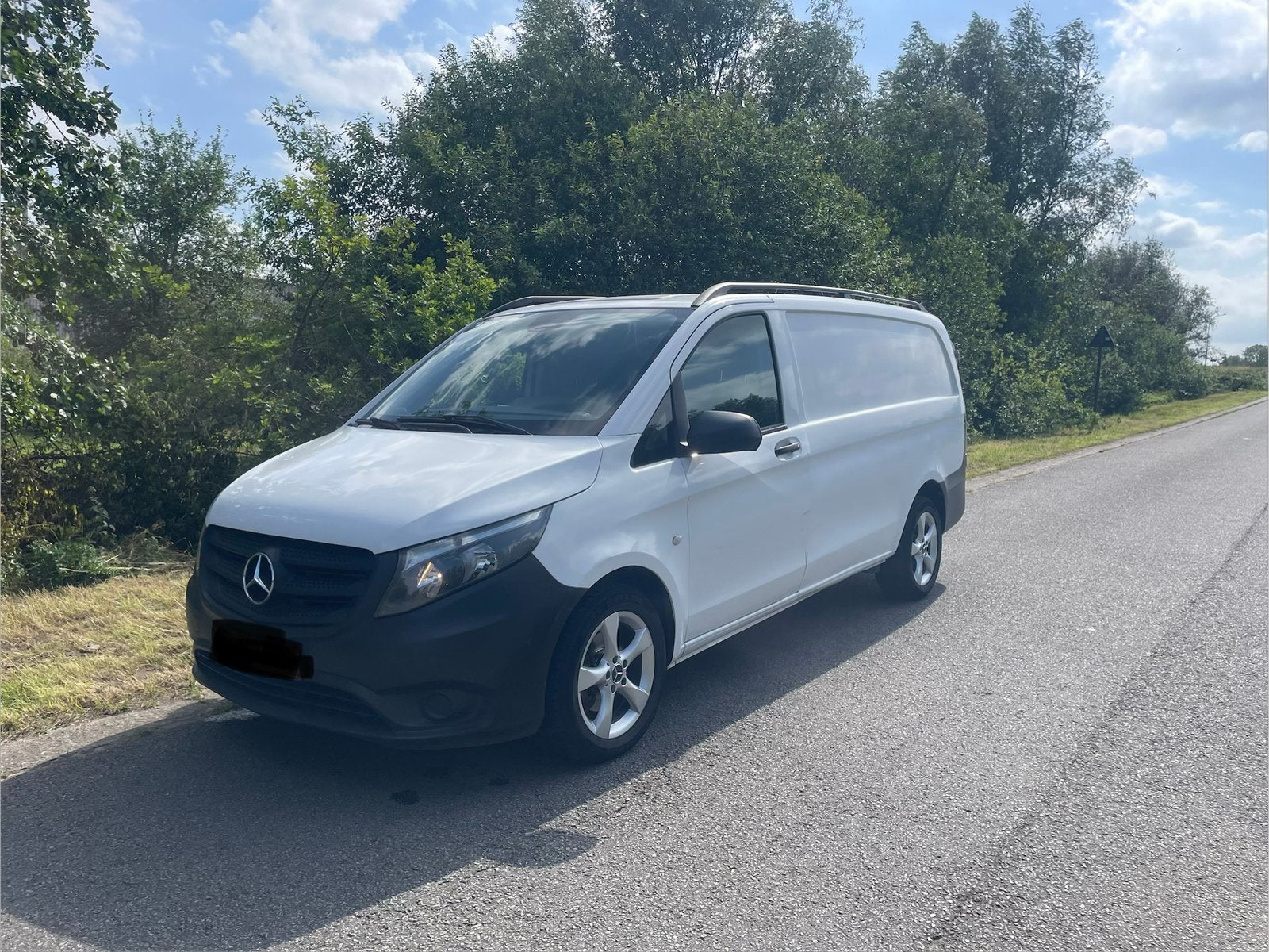 Mercedes Vito 11/2015, Autos, Camionnettes & Utilitaires, Euro 5, 3 places, Boîte manuelle, Noir