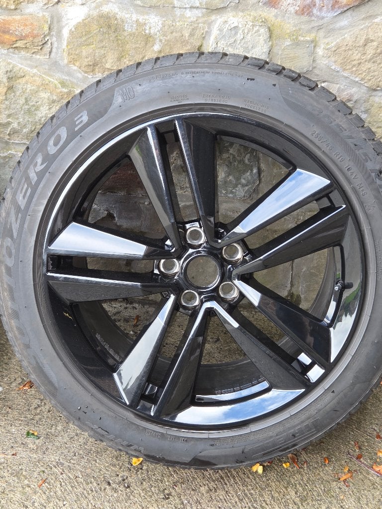 Ford mustang 4 jantes + pneux (ou sans pneux : faire offre), Autos, Particulier, Achat, Mustang