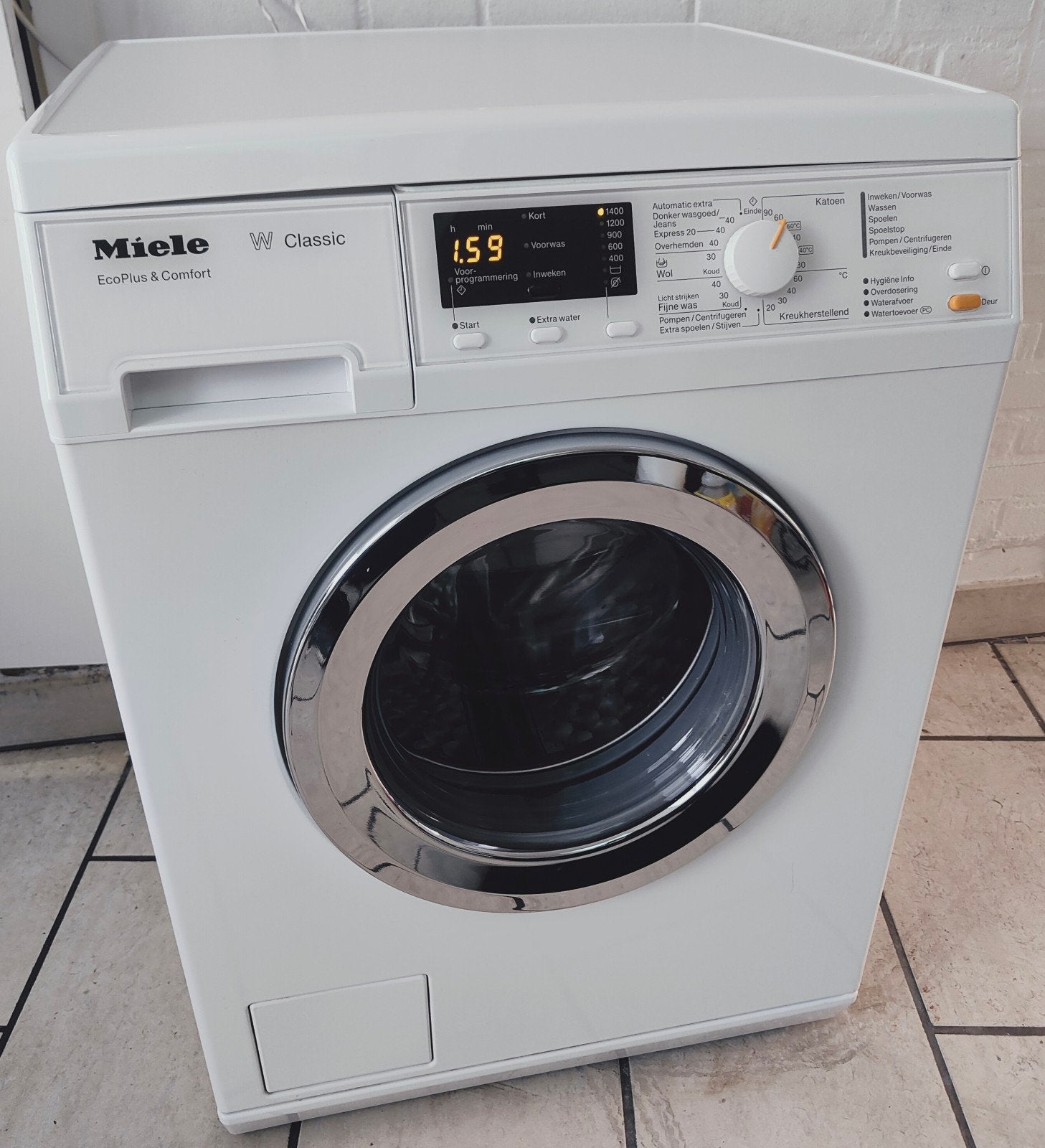 Miele 7Kilo 1400 tr/min A+++ économe en énergie en parfait é, 1200 à 1600 tours, 6 à 8 kg, Programme lavage à la main, Comme neuf
