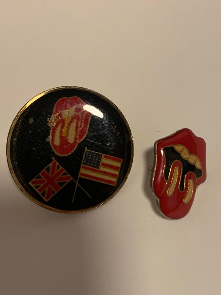 Lot van 2 retro pins van The Rolling Stones, Ophalen of Verzenden, Zo goed als nieuw