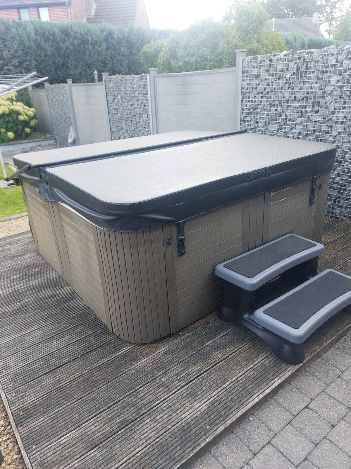Jacuzzi SPA 220x220 in goede staat., Tuin en Terras, Ophalen, Gebruikt, Filter, Vast