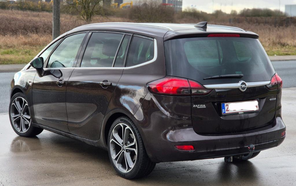 Opel zafira 16cdti 7plcs full opt euro6 140mkm  9500€ ctok, Autos, Opel, Particulier, Zafira, Bluetooth, USB, Diesel, Euro 6, MPV ou Monospace