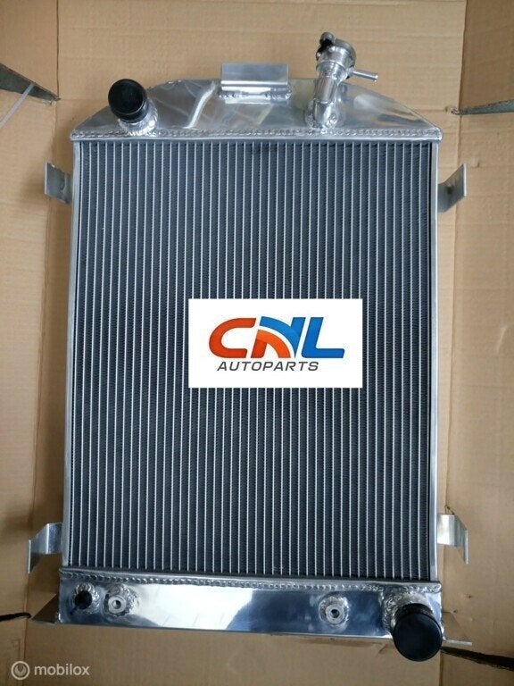 Radiateur FORD GRILL SHELLS HI-BOY CHEVY ENGINE W/COOLER AT, Neuf, Enlèvement ou Envoi