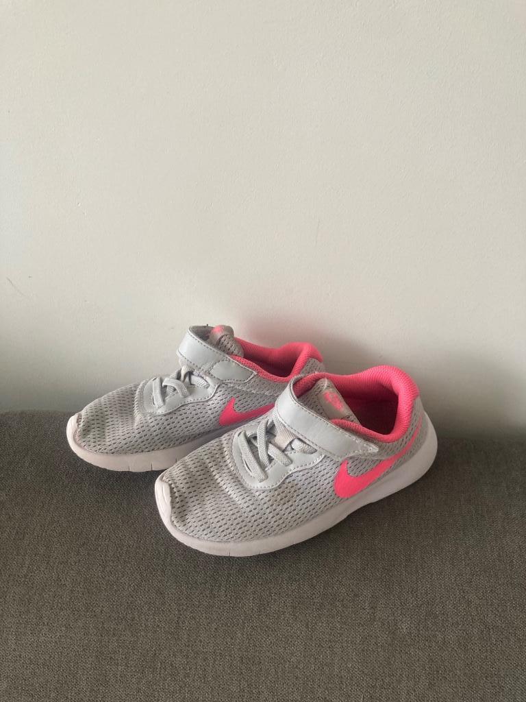 Sneakers Nike taille 29 très bon état, Enfants & Bébés, NIKE, Enlèvement ou Envoi, Utilisé, Chaussures de sport