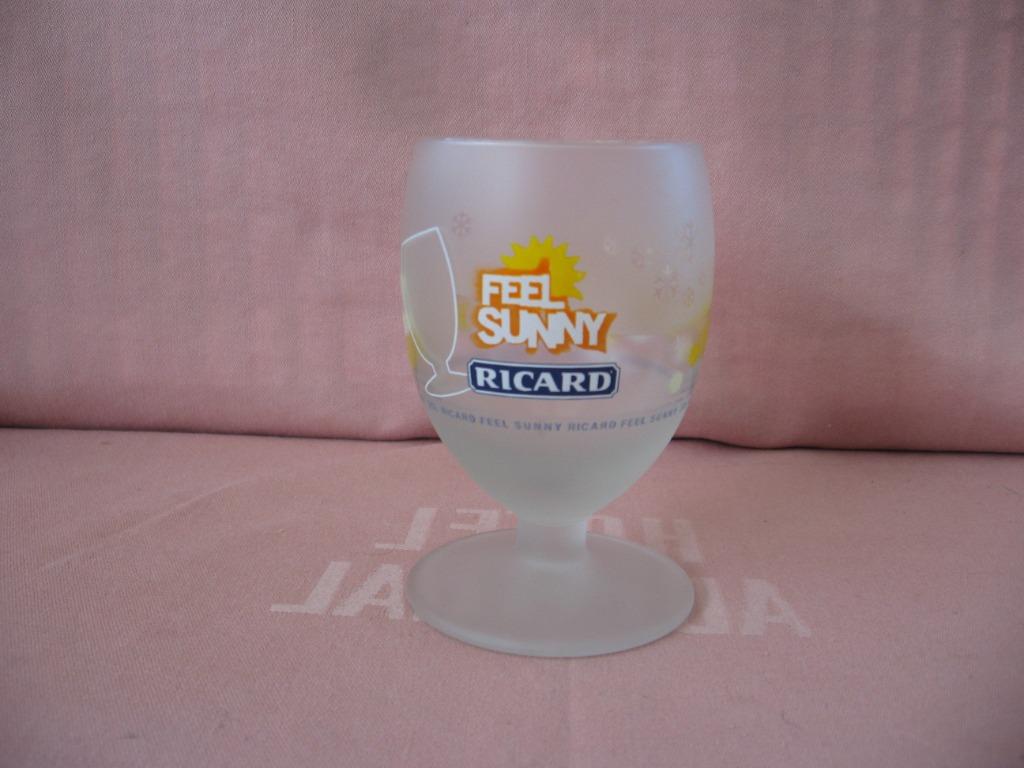Ballon Ricard Feel Sunny avec tapis en verre., Enlèvement ou Envoi, Comme neuf, Ustensile