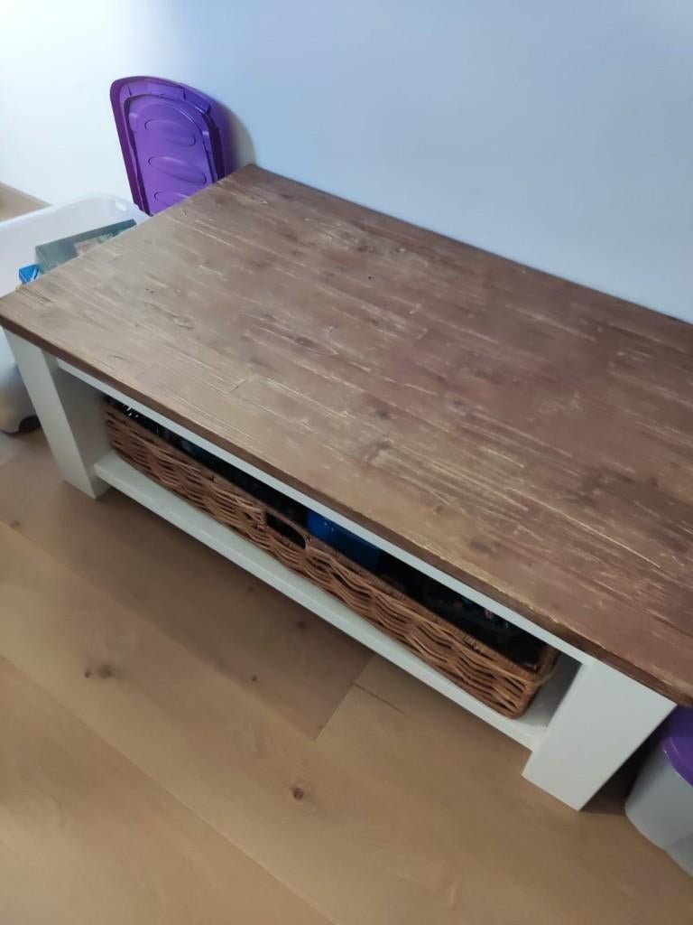 Salontafel met rieten mand, Huis en Inrichting, Tafels | Salontafels, Ophalen, Overige materialen, Gebruikt, 100 tot 150 cm