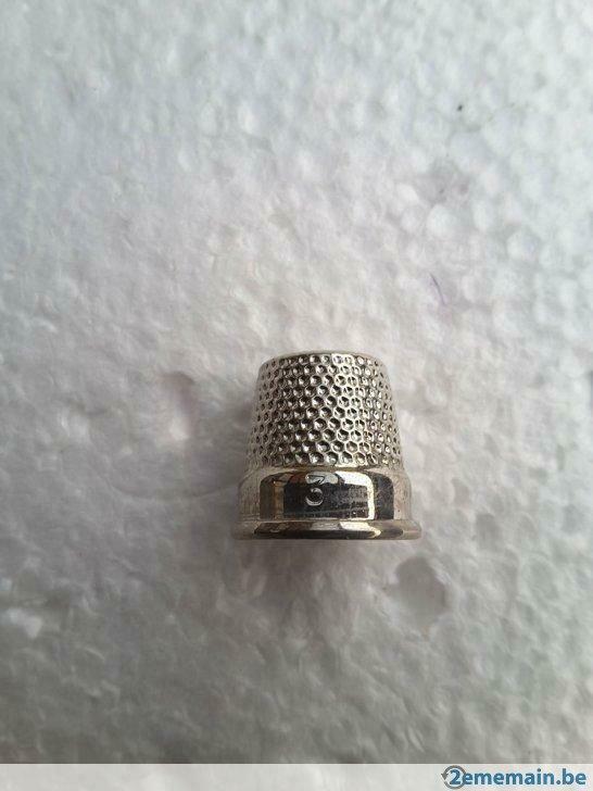 dé à coudre métallique fermé, Enlèvement ou Envoi, Neuf