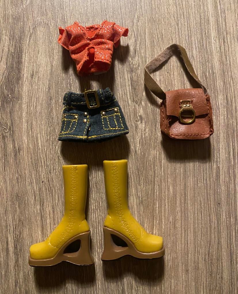 🔥 Outfit Bratz Doll Xpress it - Yasmin 2002, Verzamelen, Speelgoed, Zo goed als nieuw, Ophalen of Verzenden