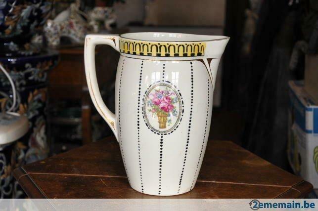 cruche broc boch art déco fleur dans médaillon