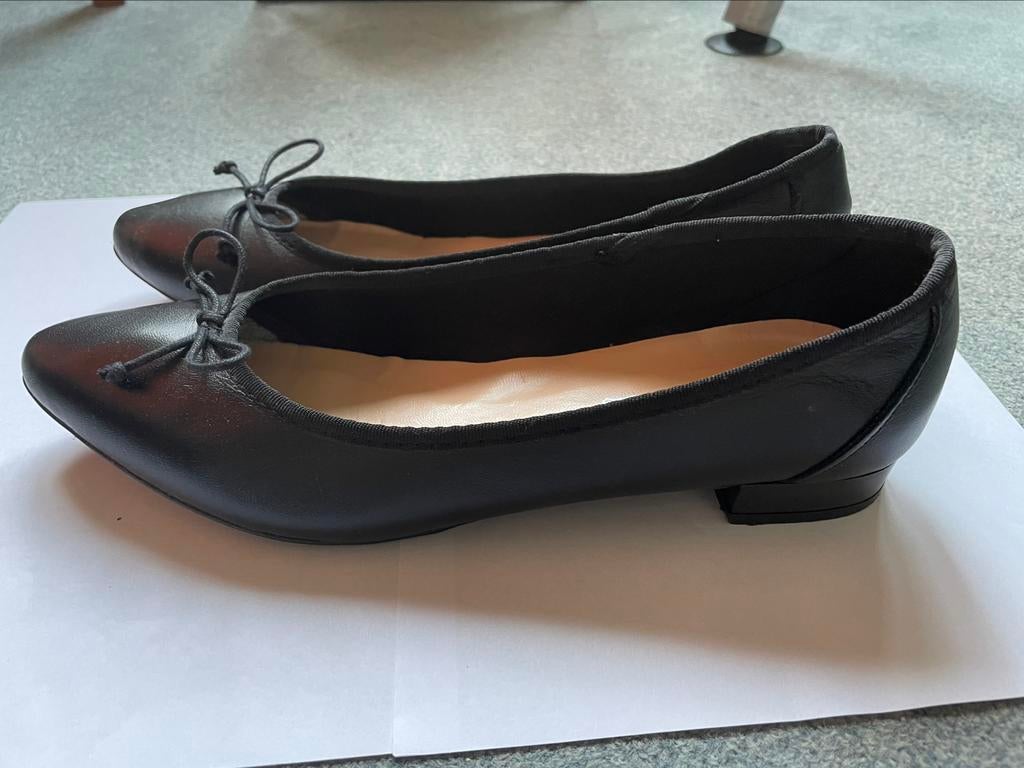 Ballerines en cuir noir, pointure 40, comme neuves, Kleding | Dames, Schoenen, Zo goed als nieuw, Ballerina's, Zwart
