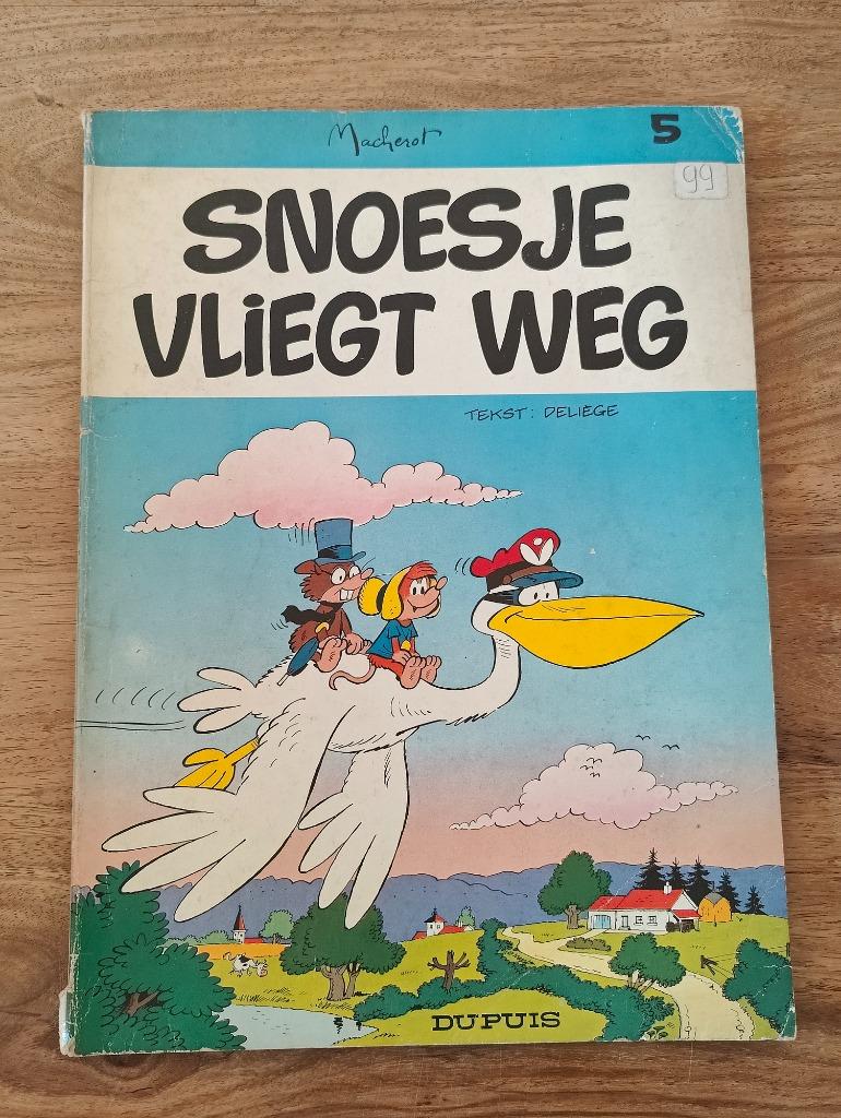 Stripalbum Snoesje vliegt weg - Macherot, Ophalen of Verzenden, Gelezen