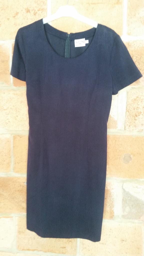 Robe bleu marine classique, Taille 38/40 (M), Enlèvement ou Envoi, Comme neuf, Longueur genou