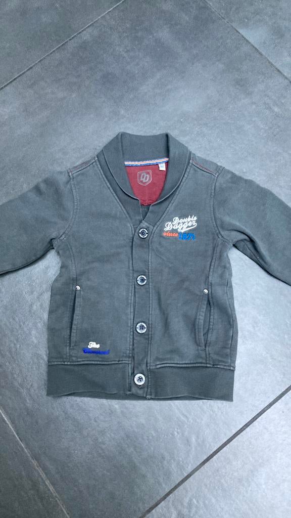 Nr 50: Grijze gilet met mooie knopen maat 110, C&A, Trui of Vest, Ophalen of Verzenden, Zo goed als nieuw