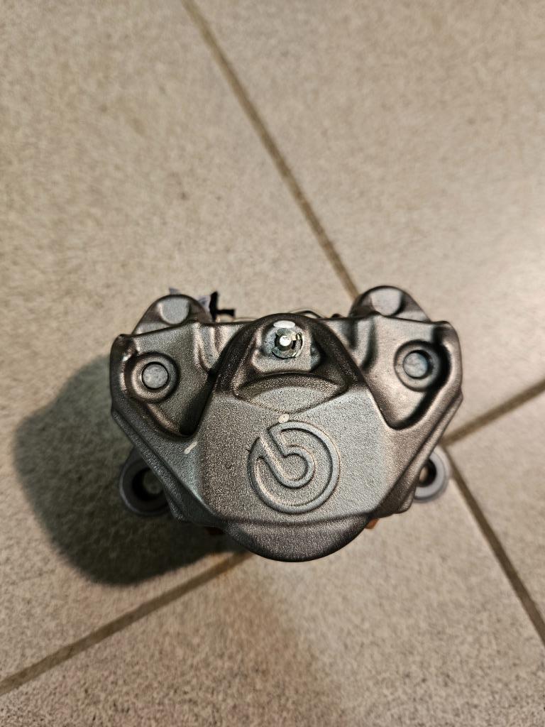 Remklauw achter aprilia tuono V4 1100 factory 2021, Ophalen of Verzenden, Gebruikt