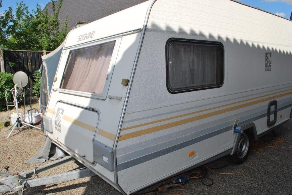 Knaus Sudwind construit en 1990 avec du matériel de camping, Particulier, Knaus