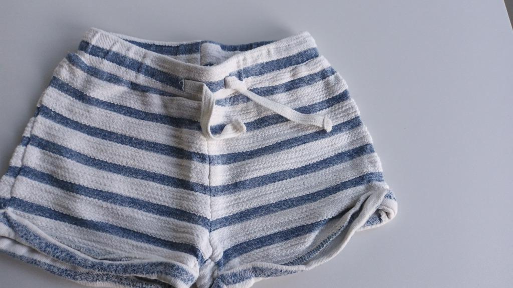 Shortje - Maat 86, Kinderen en Baby's, Babykleding | Maat 86, Ophalen, Gebruikt, Broekje, Jongetje of Meisje