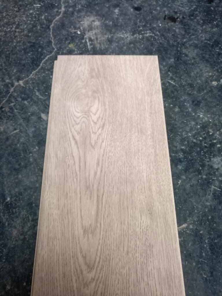Bruine laminaat 2,5m2 11 planken 120cmx19cmx7mm + overschotj, Doe-het-zelf en Bouw, Ophalen, Nieuw, Plank