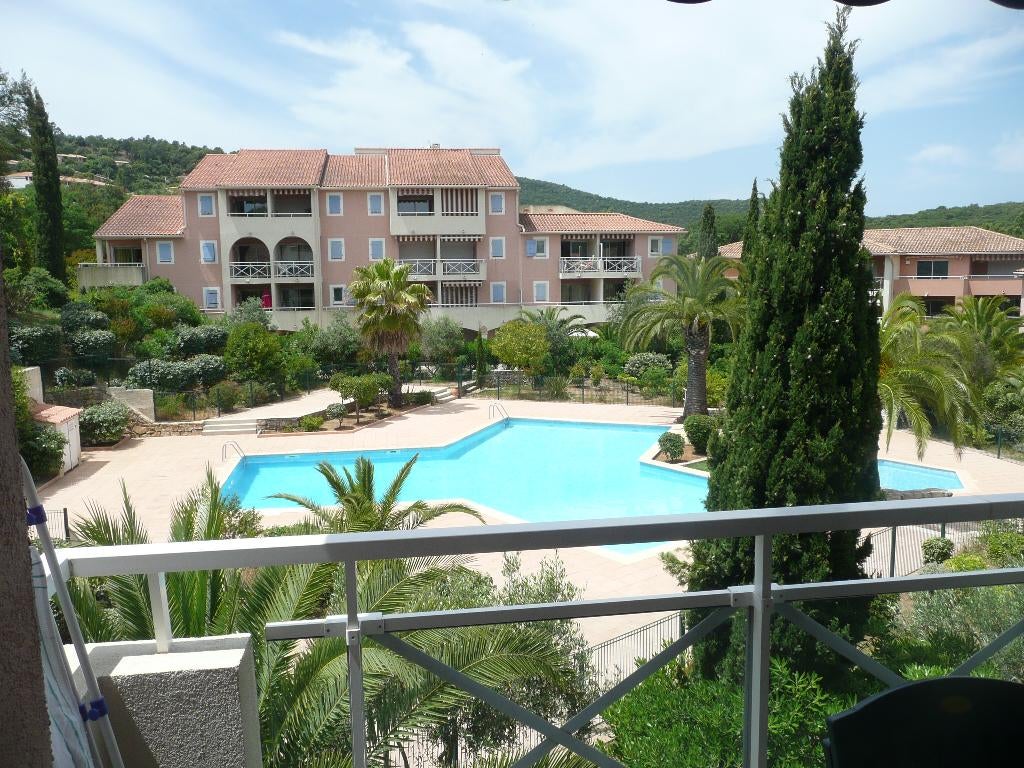 Loue appartement à LA CROIX VALMER (près de St Tropez), 20 à 35 m²