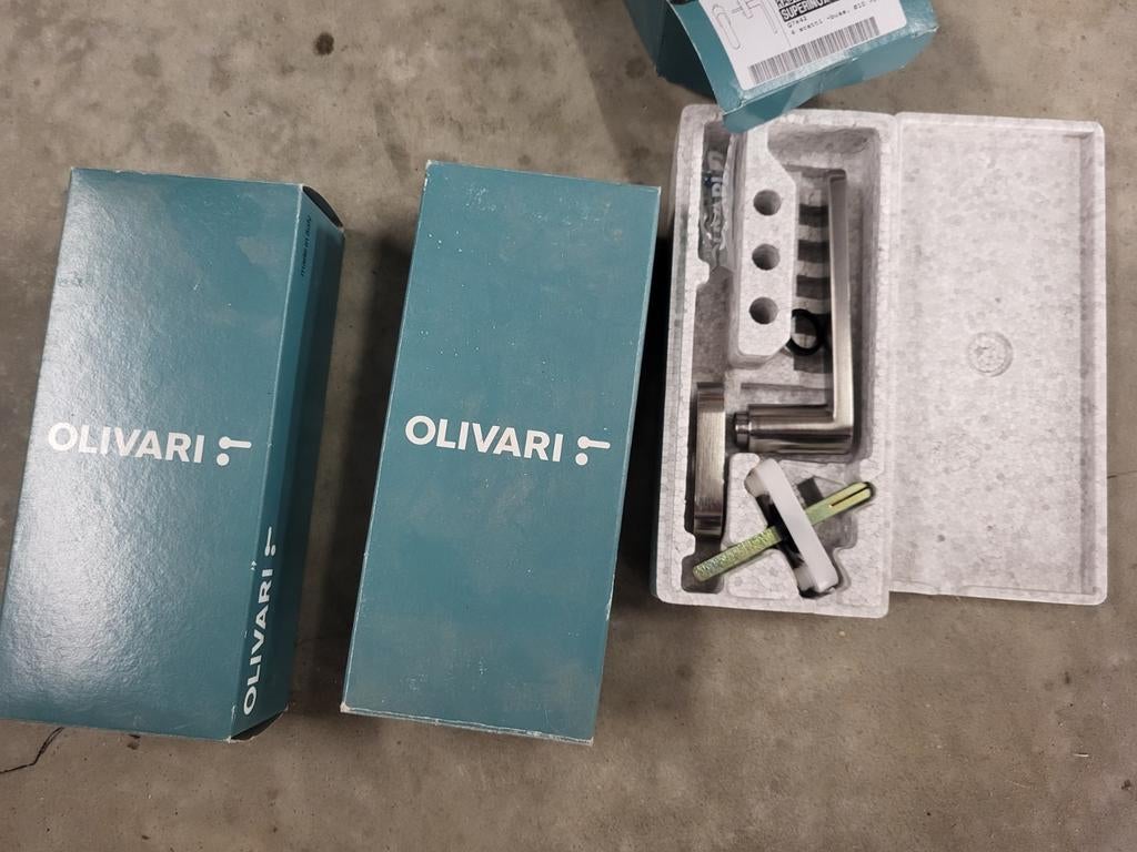 Poignee de fenetre olivari, Enlèvement