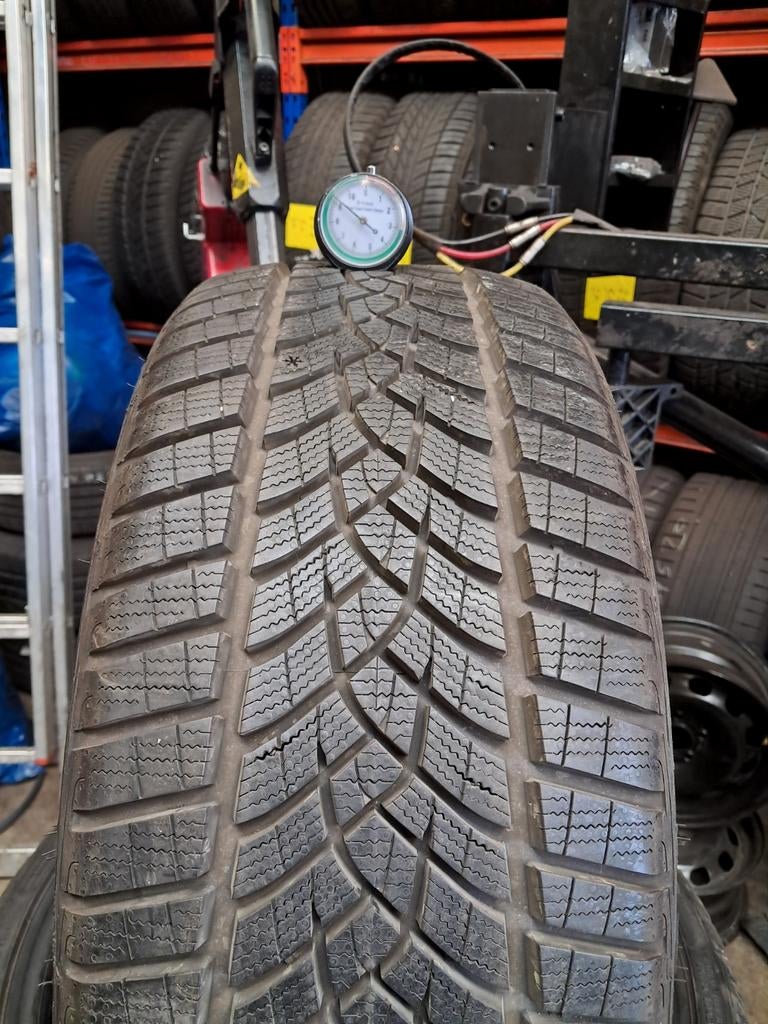 2054018 205/40/18 205/40R18 Démo hivernale 9mm 2024, Enlèvement, BMW
