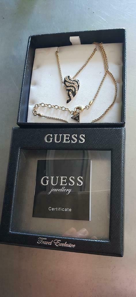 Beau nouveau collier Guess, Bijoux, Sacs & Beauté, Enlèvement, Neuf, Cœur