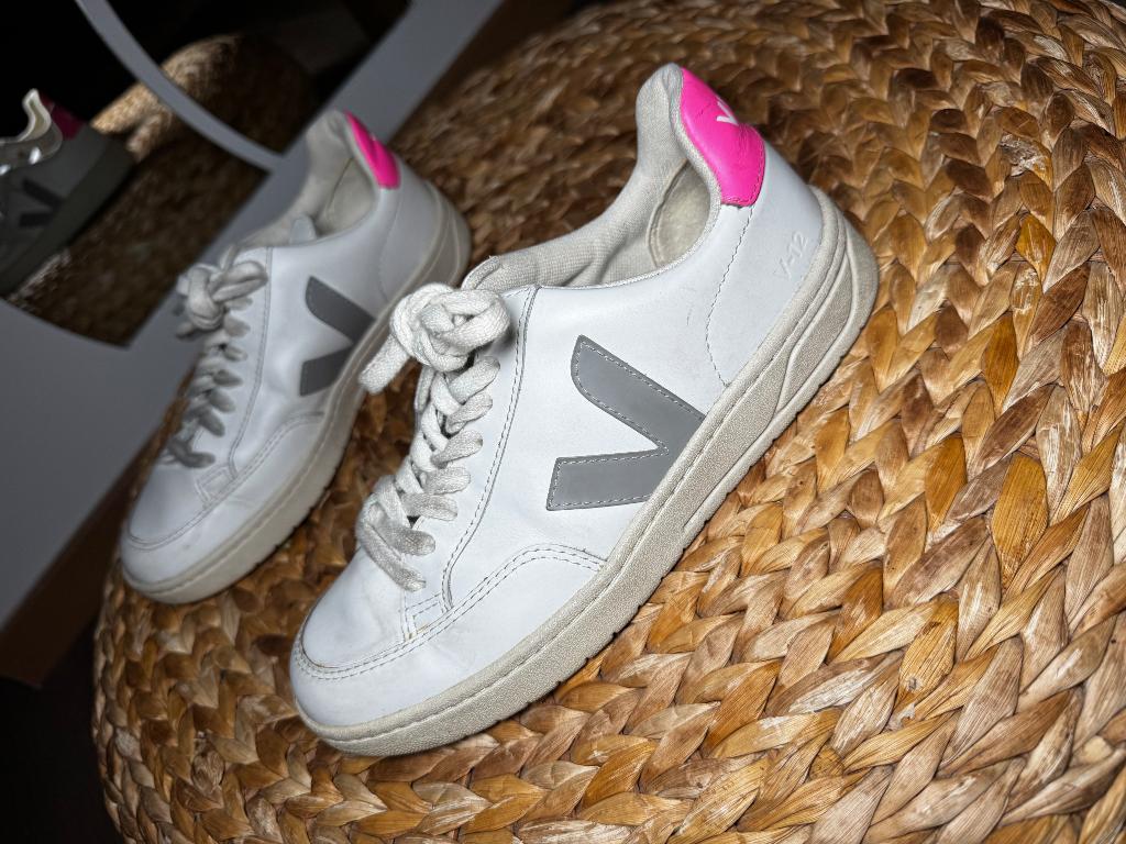 Baskets VEJA V-12 — taille 37, Enlèvement ou Envoi, Sneakers et Baskets, Comme neuf, Blanc
